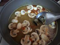 叻沙海鲜汤的做法步骤5