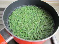 豇豆炒鸡肉的做法步骤4