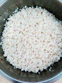 梅干菜肉末糯米饭的做法步骤1