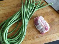 肉沫煸豇豆的做法步骤1