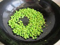 毛豆炒鸡肉的做法步骤7