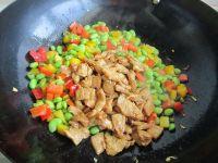 毛豆炒鸡肉的做法步骤10
