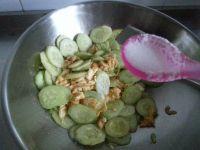 黄瓜炒鸡蛋的做法步骤10