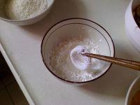 炸鱿鱼圈的做法步骤2