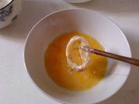 炸鱿鱼圈的做法步骤3