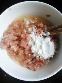 自制肉丸子的做法步骤3