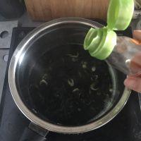 虾皮紫菜汤的做法步骤7