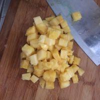 凤梨鸭杂的做法步骤3