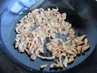 杏鲍菇木耳炒肉的做法步骤7