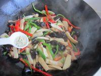 杏鲍菇木耳炒肉的做法步骤11