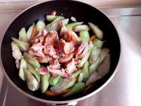 丝瓜炒鸡腿肉的做法步骤5