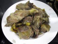 柴鸡炖茶树菇的做法步骤1