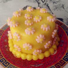 小巧迷人的翻糖蛋糕