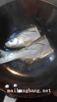 糖醋白鱼的做法步骤3