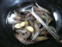 盐水基围虾的做法步骤3