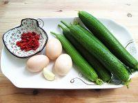 清烧丝瓜煎蛋的做法步骤1