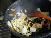 黑木耳炒白菜梗娃娃菜的做法步骤6