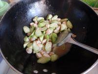 丝瓜炒鸡丁的做法步骤8
