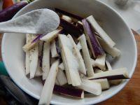 豆角辣烧茄子的做法步骤3