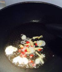 蒜苔土豆烧鸡翅的做法步骤10