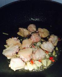 蒜苔土豆烧鸡翅的做法步骤11