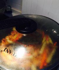 蒜苔土豆烧鸡翅的做法步骤17