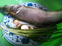 毛豆烧鱼的做法步骤1