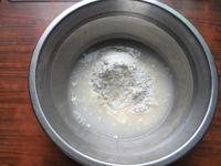 香肠葱花饼的做法步骤2