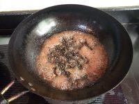 梅干菜蒸鸭腿的做法步骤12