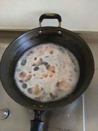 海鲜汤面的做法步骤4