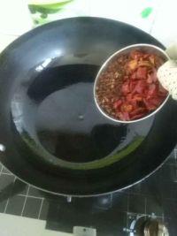 香辣大锅烧鲫鱼的做法步骤7