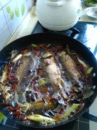 香辣大锅烧鲫鱼的做法步骤11