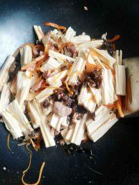 腐竹木耳小炒的做法步骤4