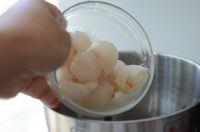 荔枝酸奶的做法步骤2