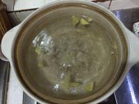 虎掌菌汤浸滑鸡的做法步骤4