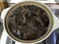 虎掌菌汤浸滑鸡的做法步骤5