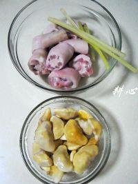 菱角猪尾汤的做法步骤1