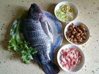 香其酱烧罗非鱼的做法步骤1