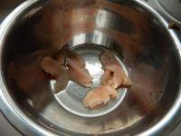 西兰花炒鸡肉片的做法步骤1