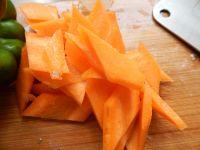 豆豉炒凉粉的做法步骤2