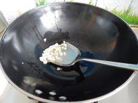 豆豉炒凉粉的做法步骤3