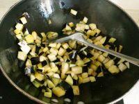 茄子鸡蛋柿子卤的做法步骤6