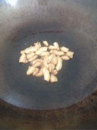 猪油渣炒甜瓜的做法步骤5