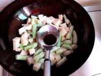 土豆炖豆角的做法步骤5