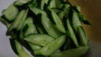 杂菌炒青瓜的做法步骤3