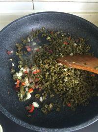 腊肠炒酸豆角的做法步骤5