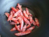 腊肠炒芦笋的做法步骤5