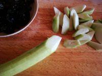 木耳炒丝瓜的做法步骤4