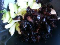 木耳炒丝瓜的做法步骤6
