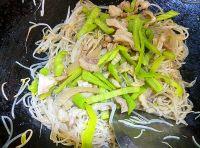 青椒炒银芽的做法步骤6